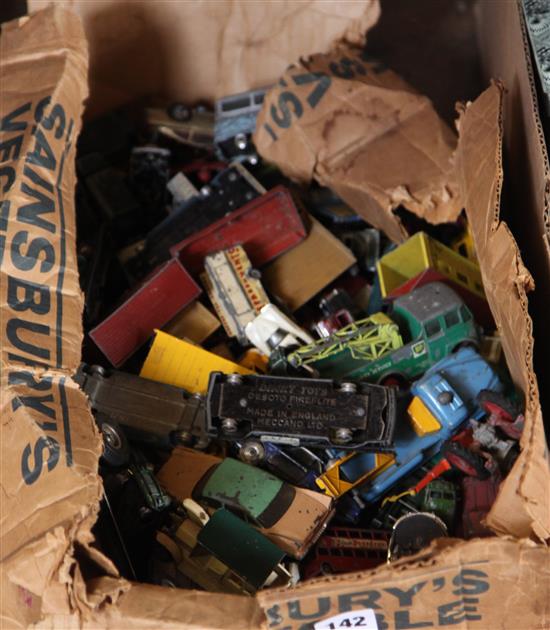 Box Dinky toys